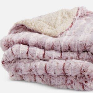 NWT Reversible Micromink to Faux-Sherpa Tie-Dye Throw